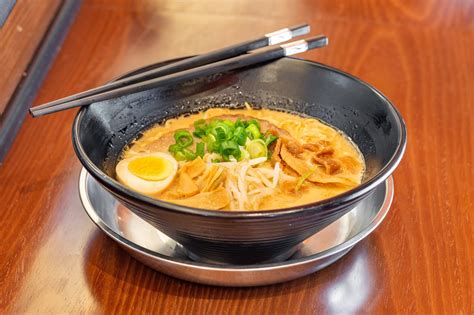  プリプリの食感と濃厚なだし！徳島ラーメン、その魅力に迫る！