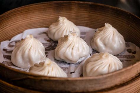  Rizhao's Hai Xian Shao Long Bao：スパイシーな海の幸とジューシーな肉汁の融合！